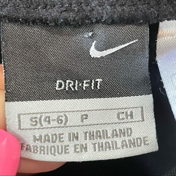 Nike Women’s 3/4 length joggers - Picture 3 of 6